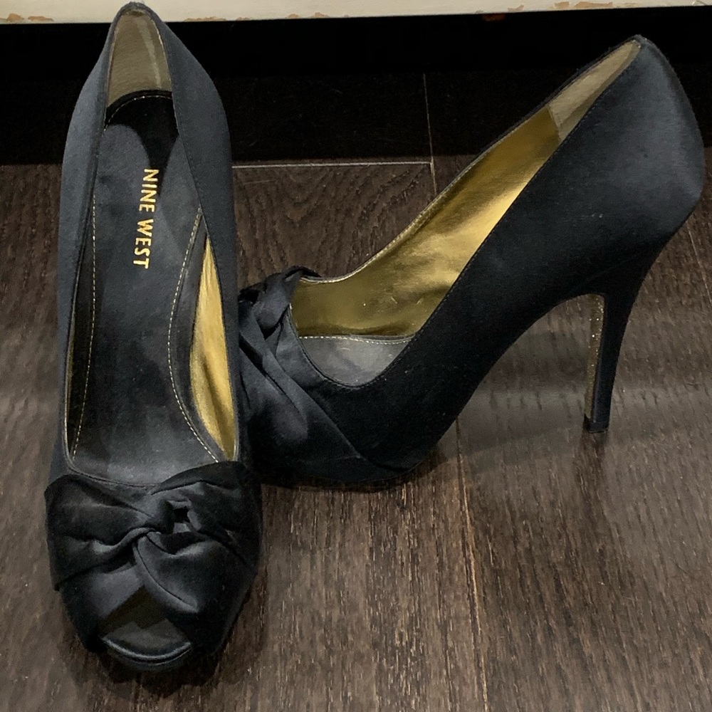 Knotted Black Satin Heels with gold bottom